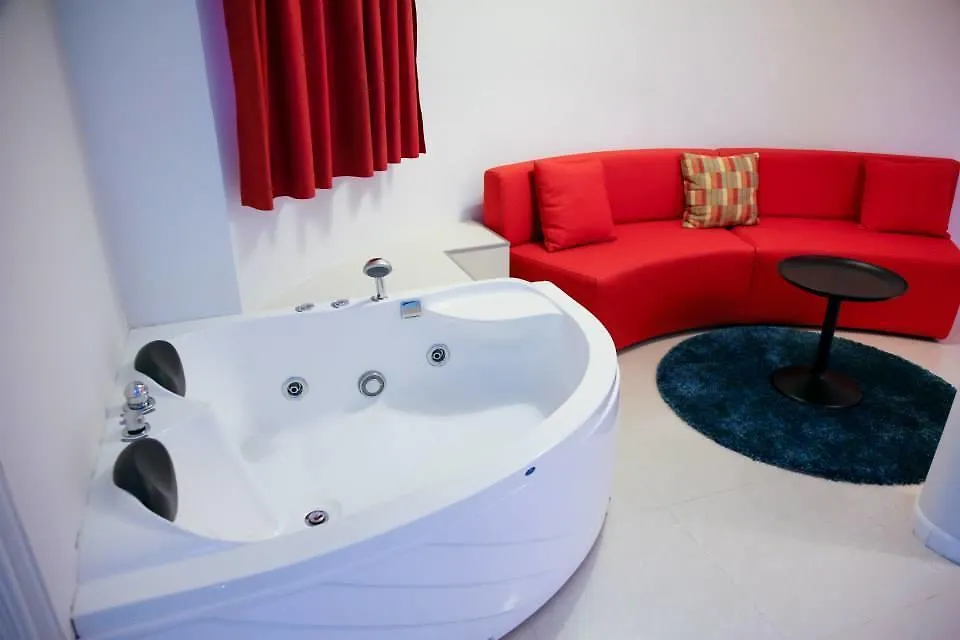 Merlin Park Resort Tirana 0*,